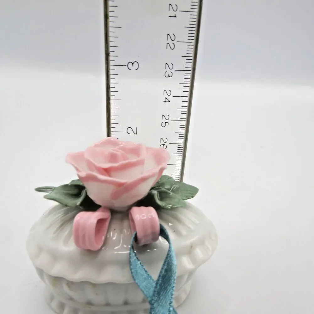 Unbranded Mini Porcelain Trinket Dish Grey Ribbed w/ Raised Rose
